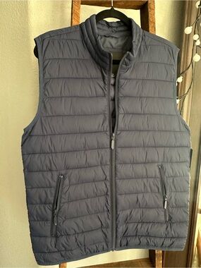 Andrew Marc men’s Quilted Puffer Vest - Classic Navy, size medium